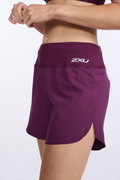 2XU - Pantaloni scurti de alergare pentru femei Aero 5 inch Shorts - visiniu mov sfecla argintiu reflectorizant