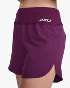 2XU - Pantaloni scurti de alergare pentru femei Aero 5 inch Shorts - visiniu mov sfecla argintiu reflectorizant