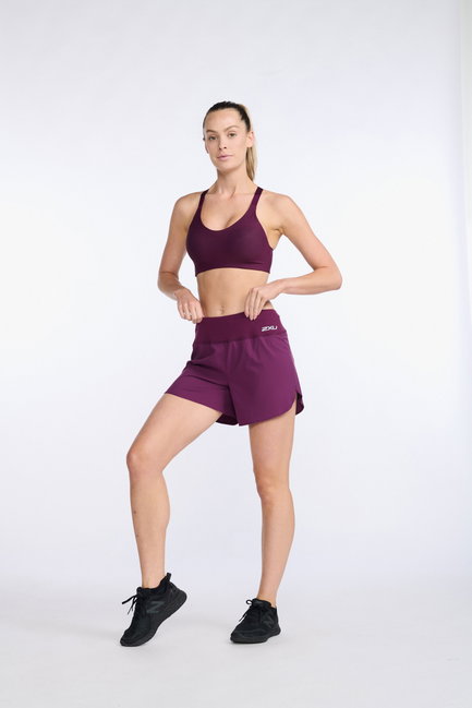 2XU - Pantaloni scurti de alergare pentru femei Aero 5 inch Shorts - visiniu mov sfecla argintiu reflectorizant