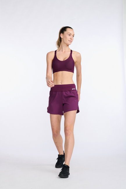 2XU - Pantaloni scurti de alergare pentru femei Aero 5 inch Shorts - visiniu mov sfecla argintiu reflectorizant