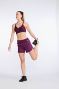 2XU - Pantaloni scurti de alergare pentru femei Aero 5 inch Shorts - visiniu mov sfecla argintiu reflectorizant