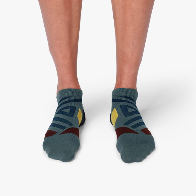 On Mid Sosete sport scurte barbati On Low - gri Shadow mov Mulberry