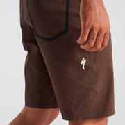 Specialized - Pantaloni ciclism scurti pentru barbati Adventure pants - maro doppio