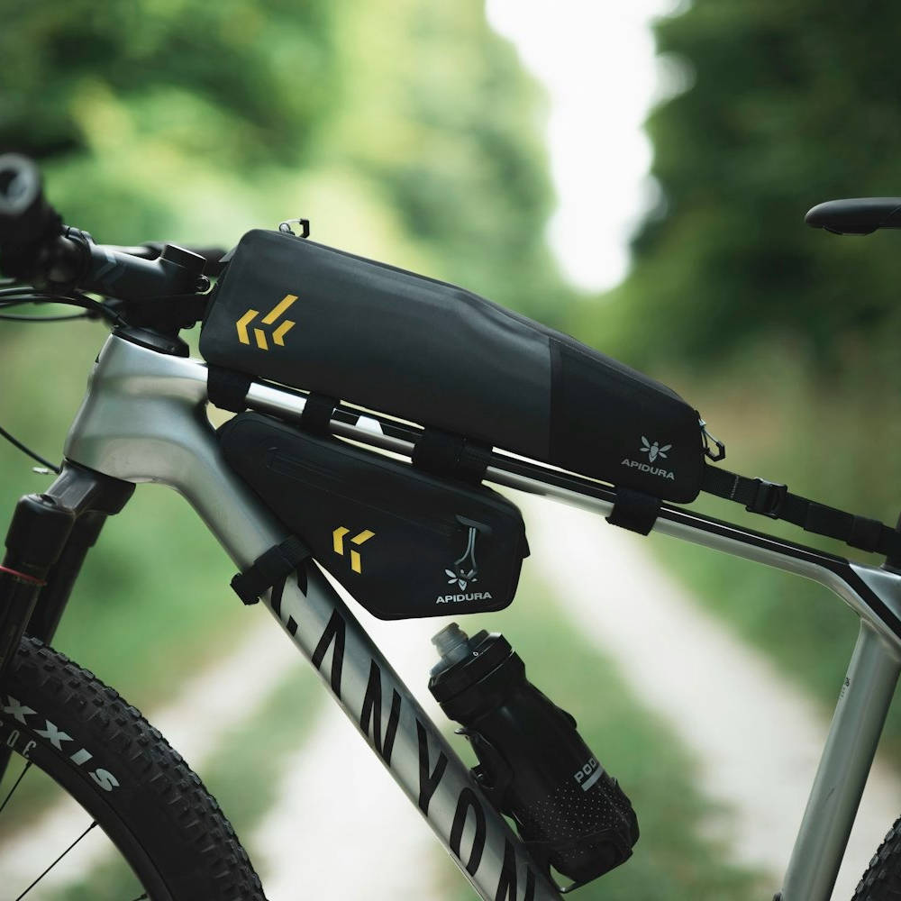 Apidura - geanta cadru bicicleta Backcountry 2.0 Long Top Tube
