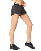 2XU - Pantaloni scurti de alergare pentru femei - Light Speed 3" Short - negru reflectorizant