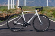 Bicicletă șosea Basso Venta R Shimano 105 - Pearl White Glossy