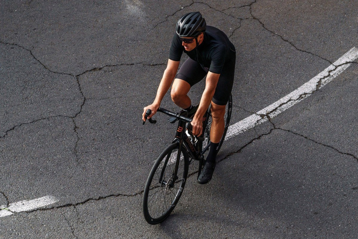 Bicicletă șosea Basso Venta R Shimano 105 Di2 - Magma Black Glossy