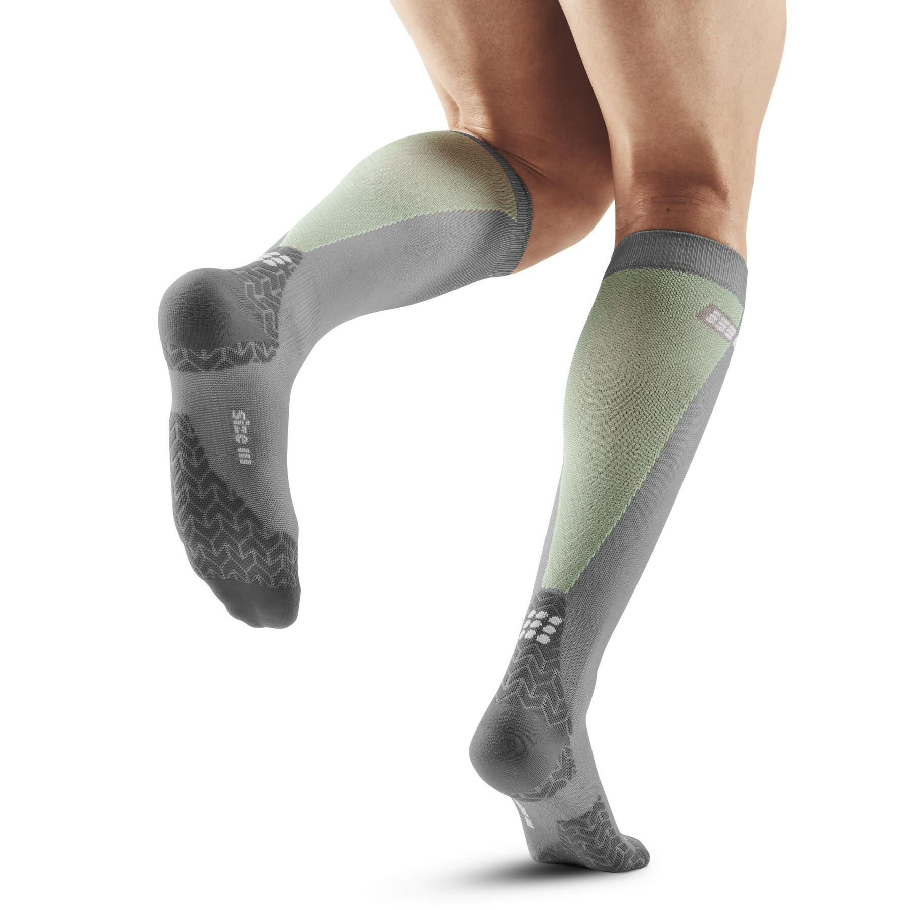 Sporting Goods CEP - sosete compresie inalte - ultralight socks tall v3 - grey | lime