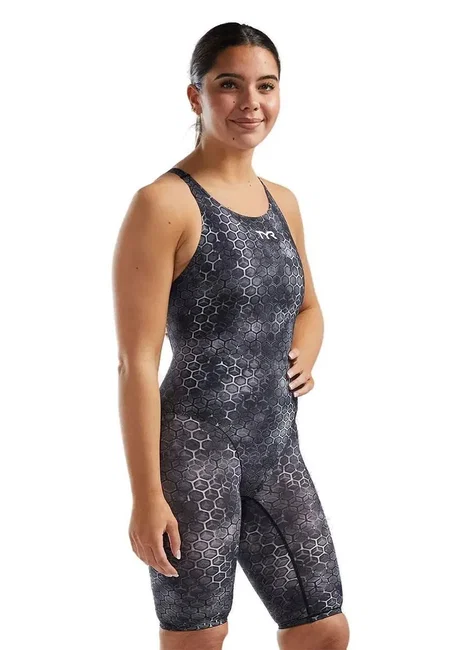 Costum înot întreg femei TYR Thresher Open Back Akurra - negru | rezistent clor