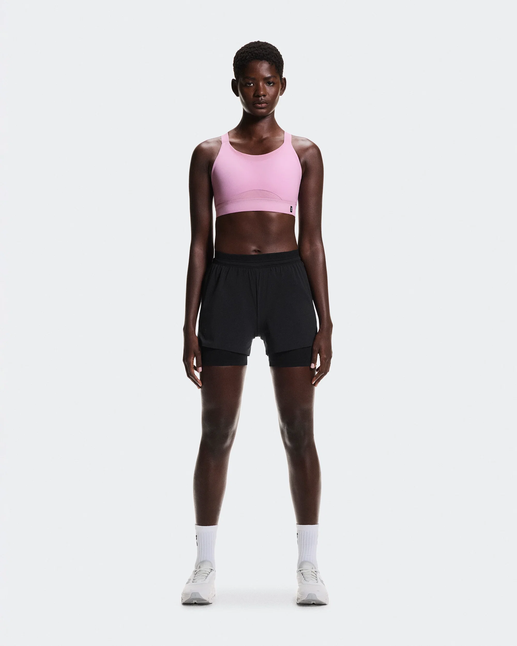 On Bustieră On Performance Bra W - roz Sakura | suport mediu alergare
