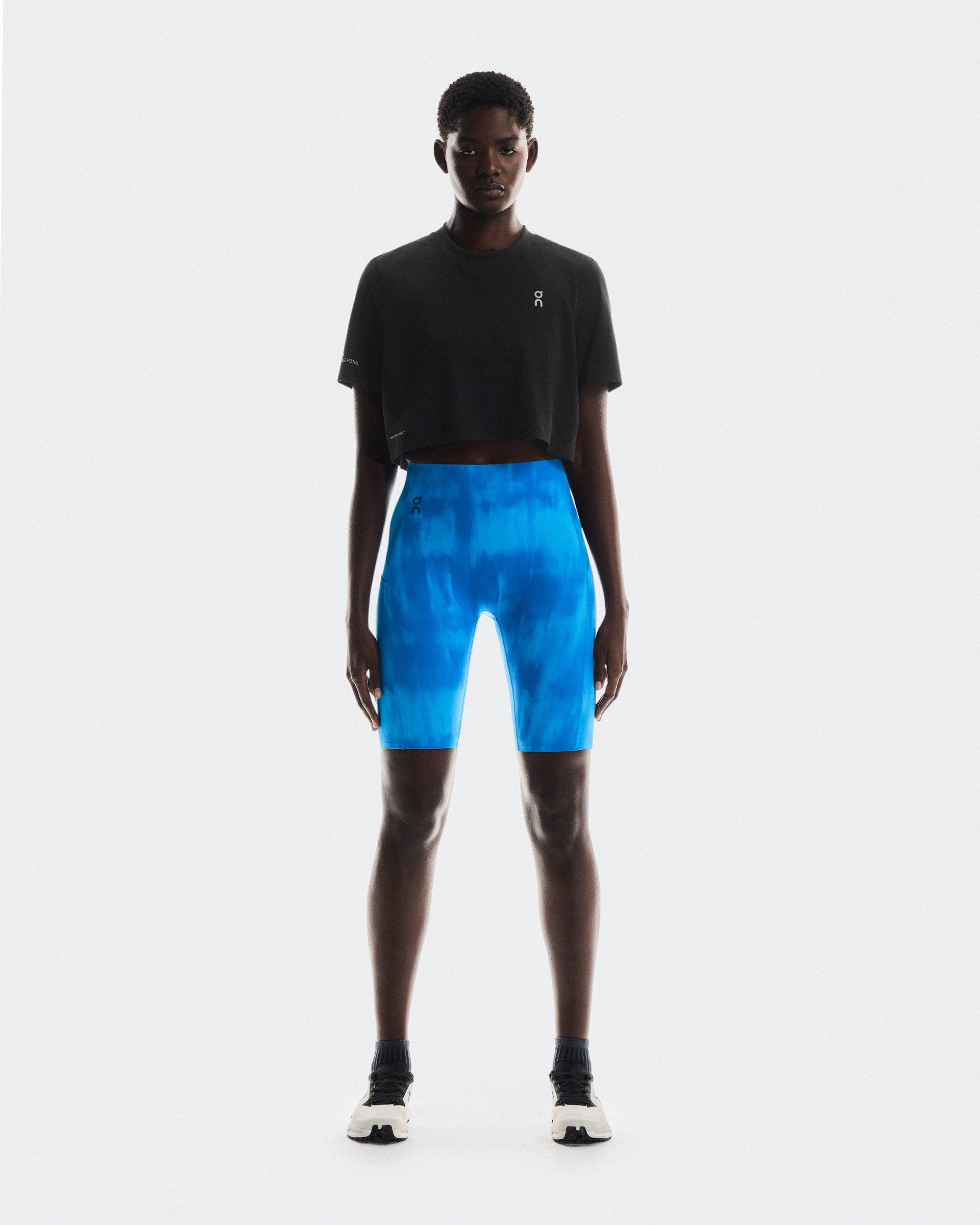 On Crop top antrenament On Train-T Crop W - negru | DryTec™