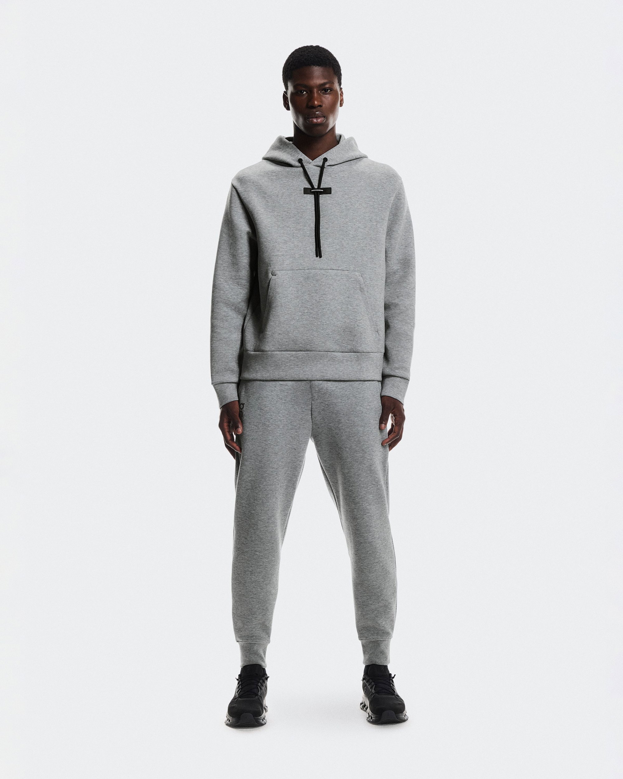 On Hanorac On Focus Tech Hoodie - gri Basalt | confort și performanță