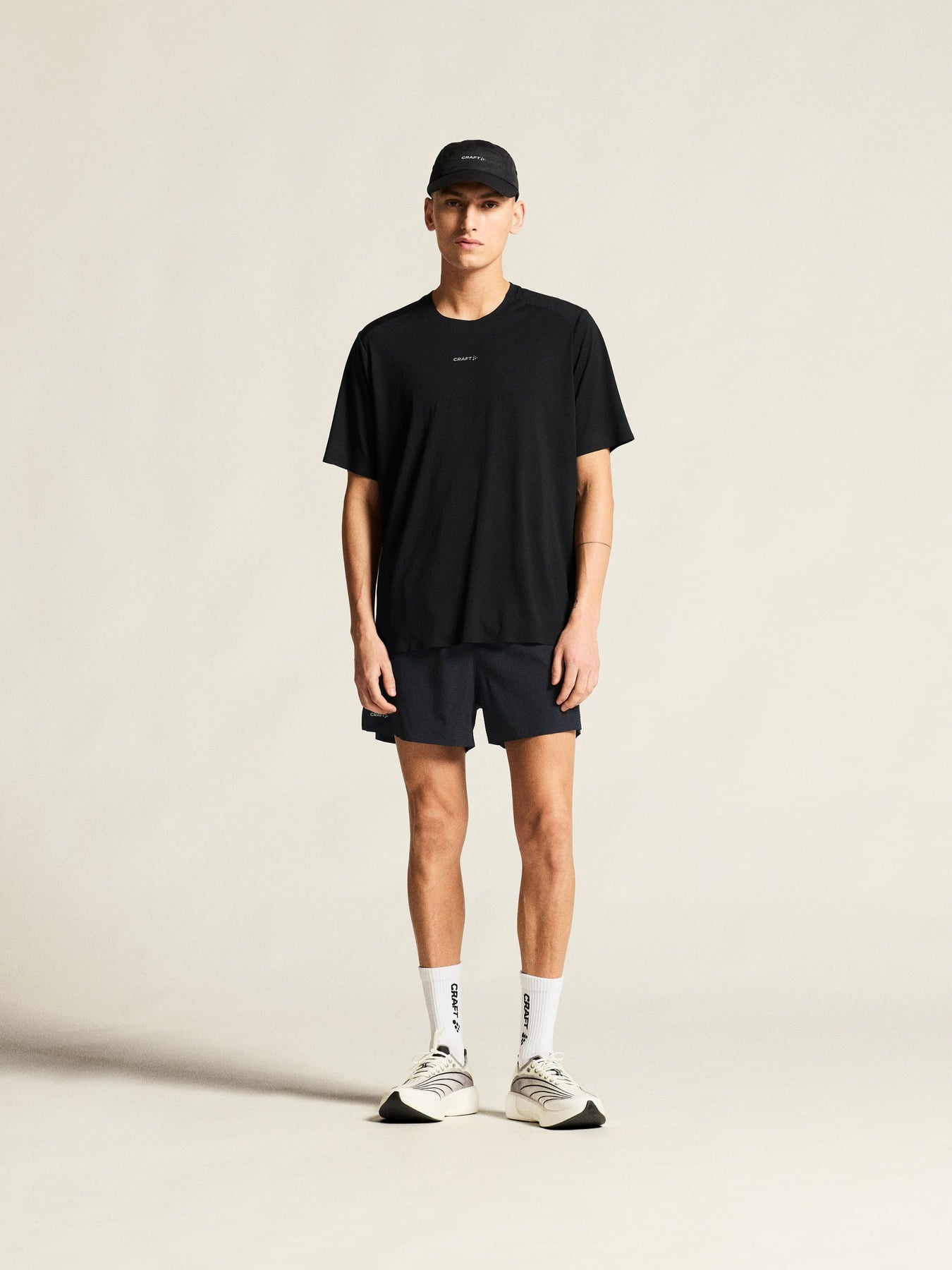 Craft Tricou alergare Craft Hypervent Tee - negru | ventilație maximă