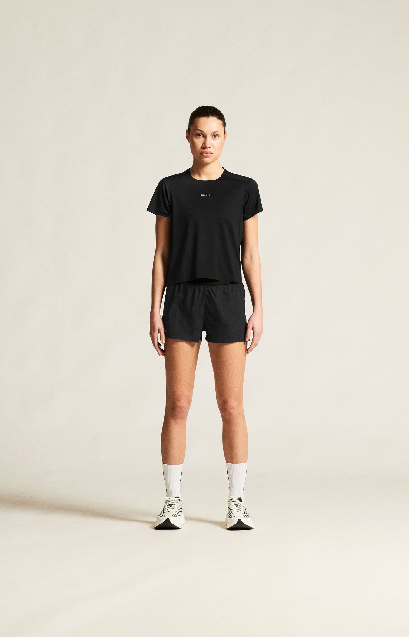 Craft Tricou alergare Craft Hypervent Tee - negru | ventilație perforată