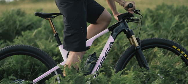 Orbea OIZ H10 Apricot Orange-Limestone Beige - măsura S - bicicletă MTB XC full suspension