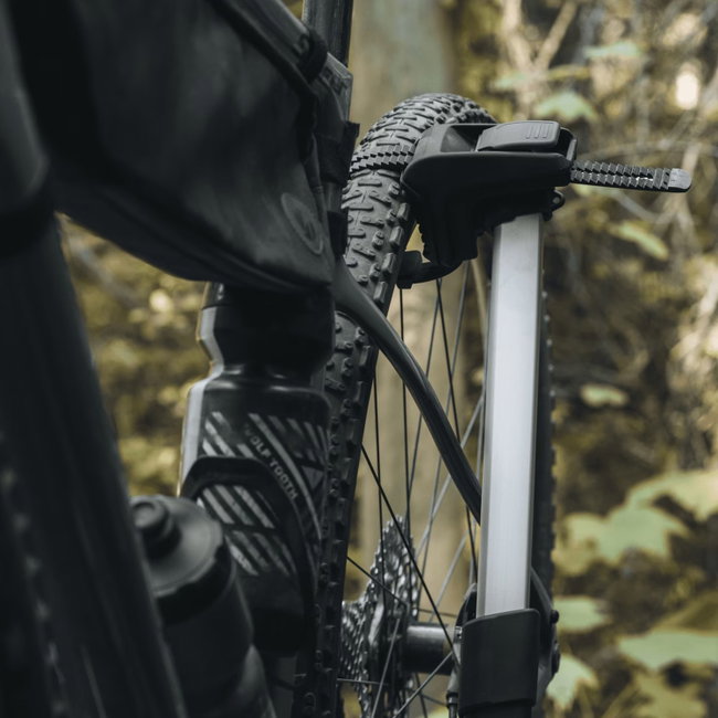 Thule Epos 3B - suport pentru 3 biciclete electrice cu montare pe carlig