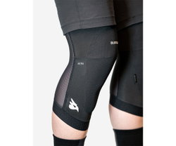 Genunchiere protectie Bluegrass Aura Knee - negru