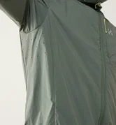 Jachetă izolată Haglöfs L.I.M Mimic Barrier Hood bărbați - verde
