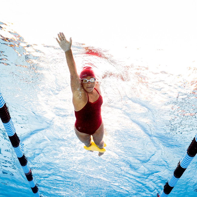 Finis - accesoriu inot (plutitor) pentru picioare Ankle Buoy - galben
