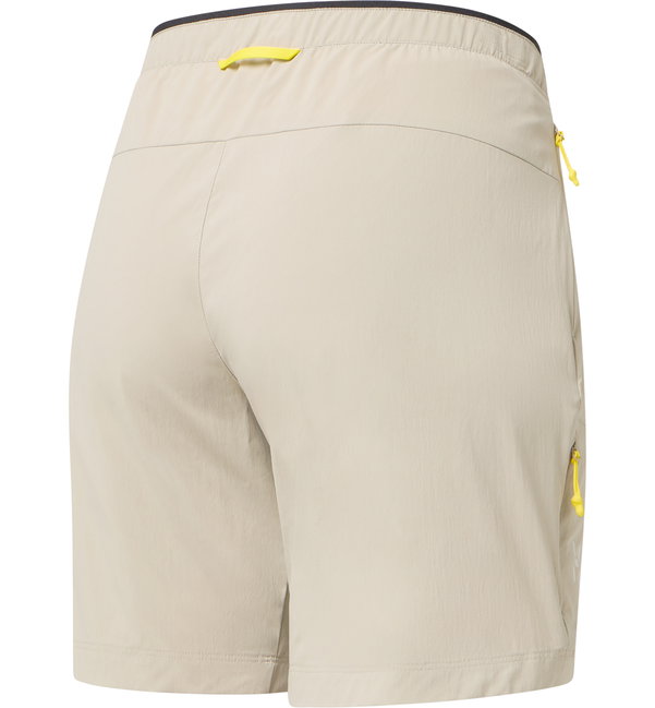 Pantaloni scurți Haglöfs L.I.M Fuse II Shorts damă - bej Chalk Beige