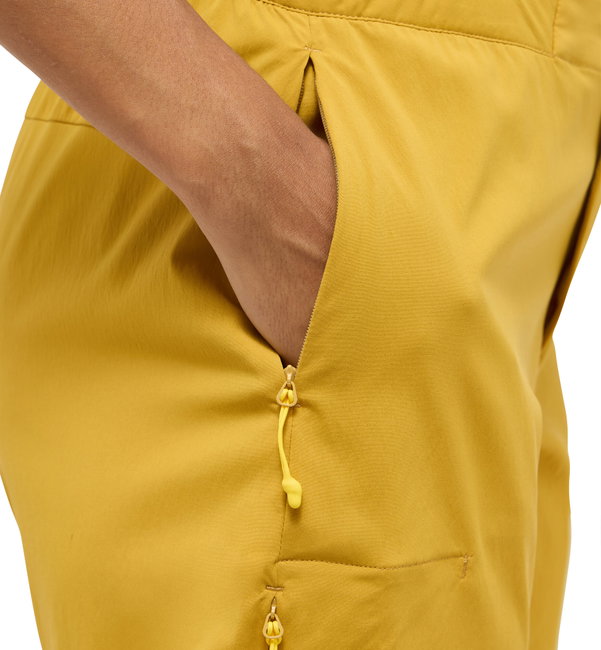Pantaloni scurți Haglöfs L.I.M Fuse II Shorts damă - galben Clay Yellow