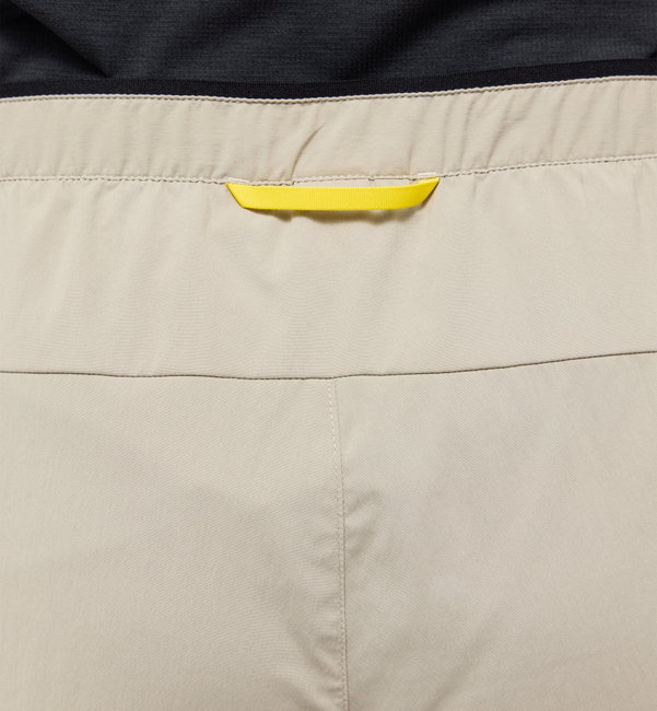 Pantaloni scurți Haglöfs L.I.M Fuse II Shorts damă - bej Chalk Beige