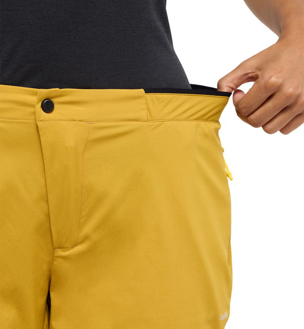 Pantaloni scurți Haglöfs L.I.M Fuse II Shorts damă - galben Clay Yellow