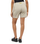 Pantaloni scurți Haglöfs L.I.M Fuse II Shorts damă - bej Chalk Beige