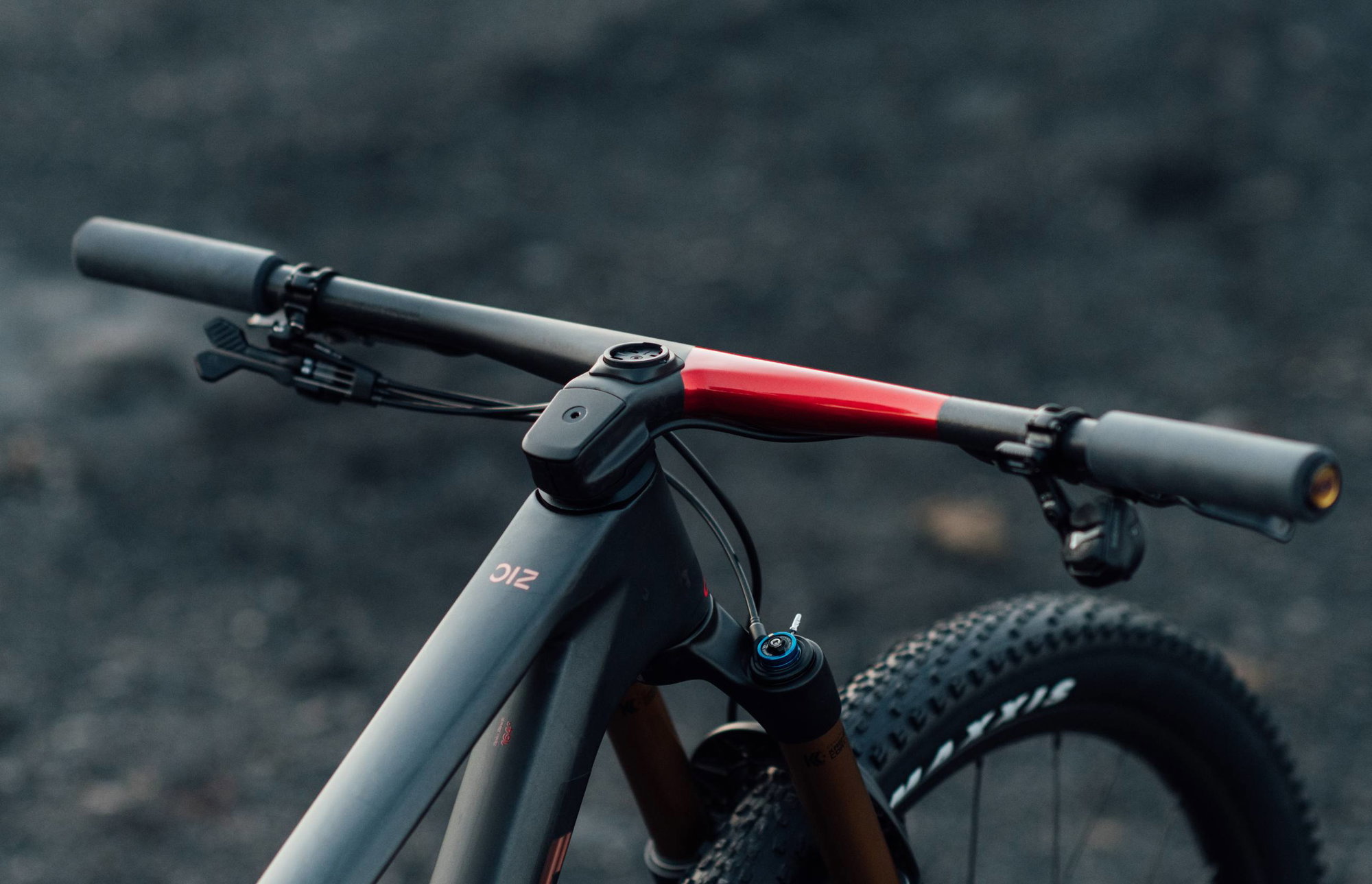 Sleek integrated handlebar