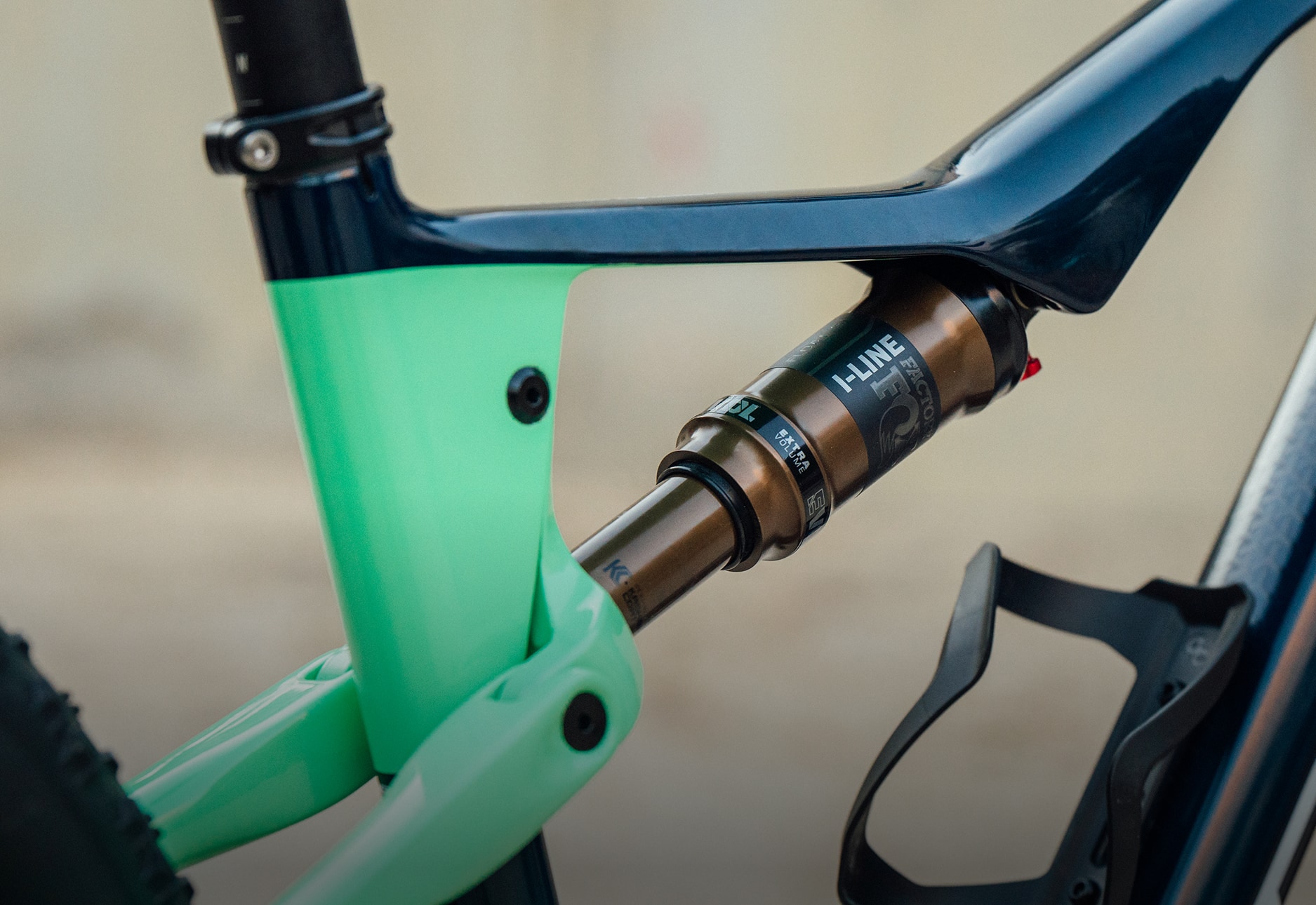 Patented inside line shock lock-out