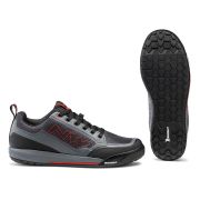 Northwave Clan - pantofi pentru ciclism flat - gri-rosu