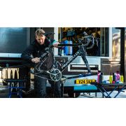 Muc-Off - Bike Care Essentials - pachet pentru curatarea si intretinerea bicicletelor