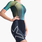 2XU - costum triatlon femei cu maneca scurta Aero Sleeved Trisuit - albastru india alb galben