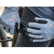 Castelli - pantaloni scurti pentru ciclism cu bretele Unlimited Bibshort - gri inchis forest negru