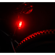 Lezyne - lumina spate stop - Strip Drive 300+ - Lumeni - Usb - negru