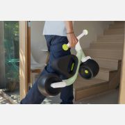 Bicicletă de echilibru woom WOW cu roți 12″ – autoechilibrantă (9-36 luni) – Olive
