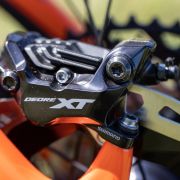 Frana Disc Hidraulica SHIMANO XT BL-M8100 (L) + BR-M8120 (F) | Placute Metalice w/Fin