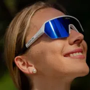 Ochelari de soare electrofotocromatici React Swiss Ervo - lentilă sky, ramă albă