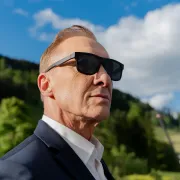 Ochelari de soare electrofotocromatici React Swiss No 7 - lentilă onyx, ramă neagră