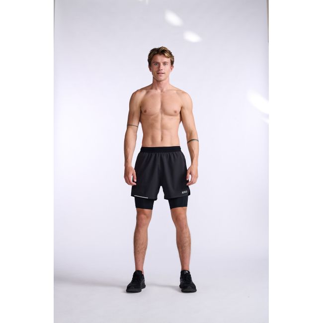 2XU - pantaloni scurti de alergare cu compresie pentru barbati - Aero 2-in-1 5" Shorts - negru reflectorizant