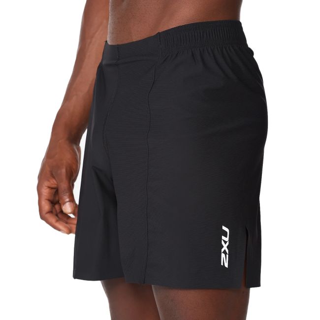 2XU - Pantaloni scurti de alergare pentru barbati Light Speed 7" Cover Shorts - negru reflectorizant