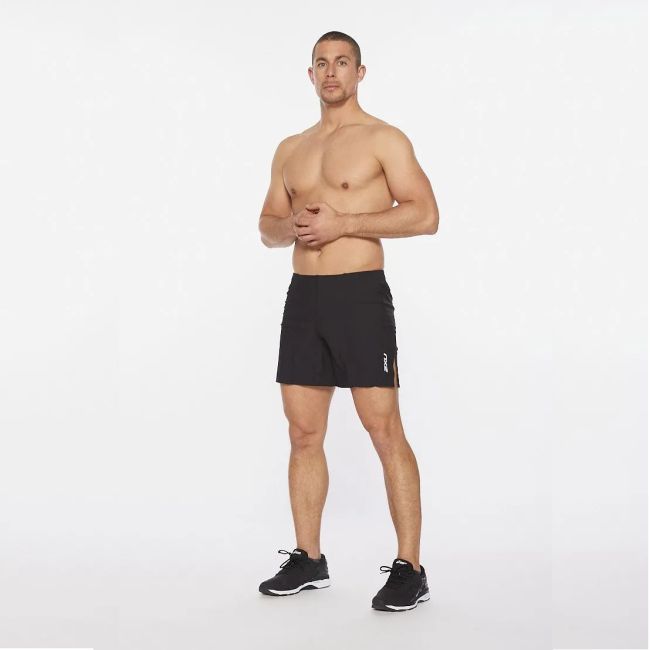 2XU - Pantaloni scurti de alergare pentru barbati Light Speed 7" Cover Shorts - negru reflectorizant