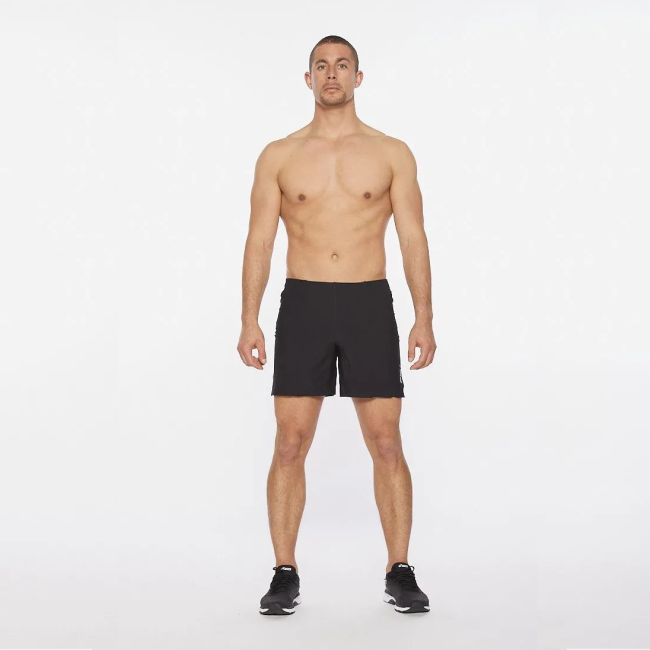 2XU - Pantaloni scurti de alergare pentru barbati Light Speed 7" Cover Shorts - negru reflectorizant