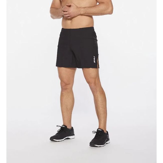 2XU - Pantaloni scurti de alergare pentru barbati Light Speed 7" Cover Shorts - negru reflectorizant