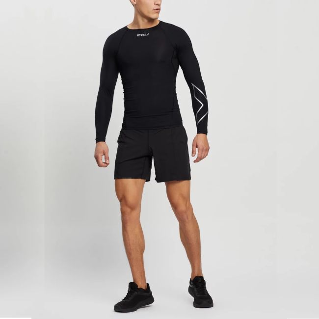2XU - Pantaloni scurti de alergare pentru barbati Light Speed 7" Cover Shorts - negru reflectorizant