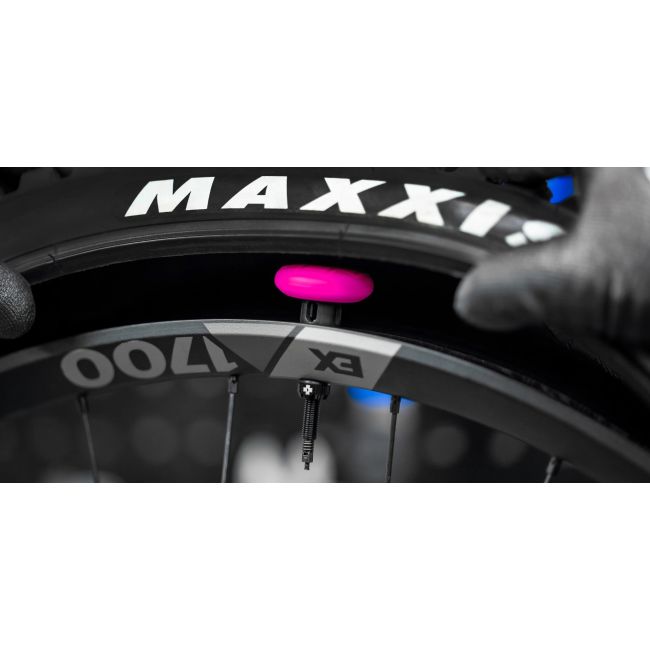 Muc-Off - Valva tubeless 44mm cu suport accesoriu localizare GPS bicicleta Stealth Tubeless Tag Holder