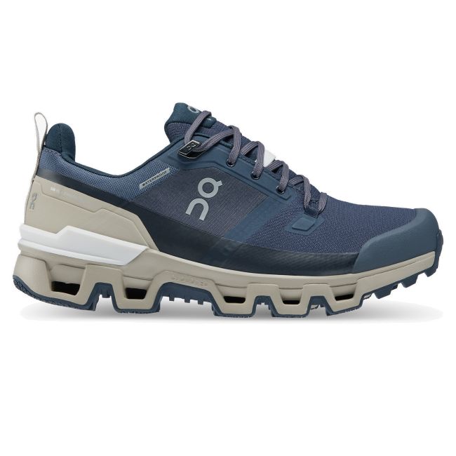 On Cloudwander Waterproof - pantofi alergare pentru femei - albastru navy maro deshis desert