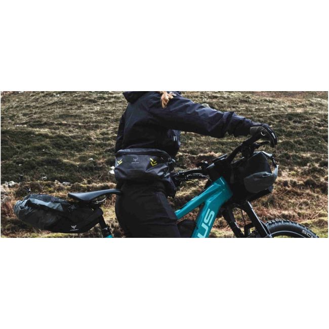 Apidura - geanta practica cu prindere in zona soldurilor, Backcountry 2.0 Hip Pack, 2.5L - gri inchis negru