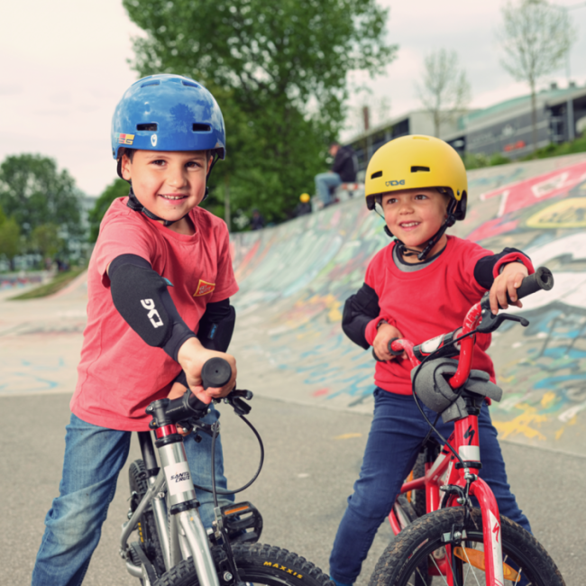 Cotiere TSG Youth Dermis A - Black