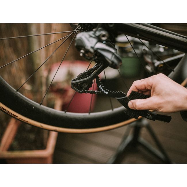 Dynamic Bike Care - Perie curatare transmisie bicicleta Claw Brush - negru